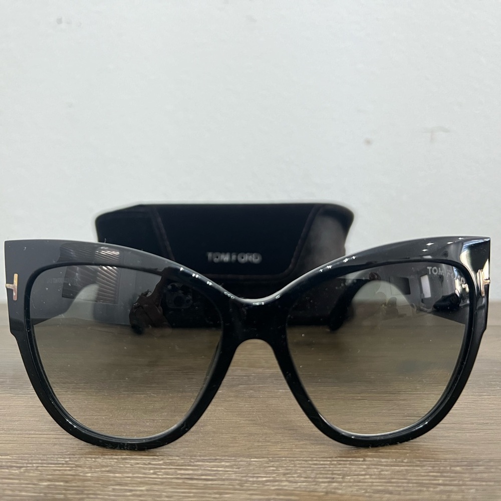 TOM FORD SUNGLASSES